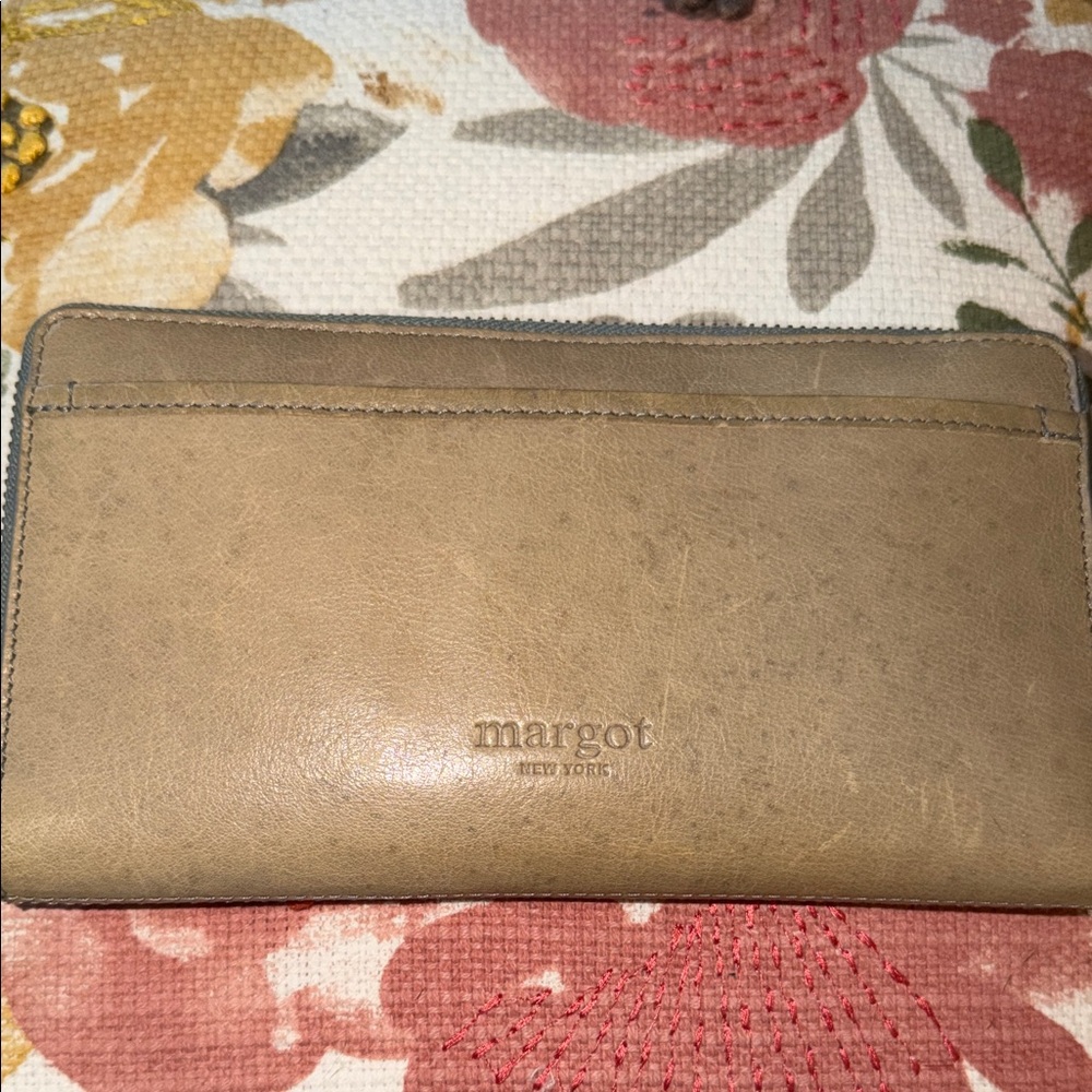 Margot Tan Zipper Wallet